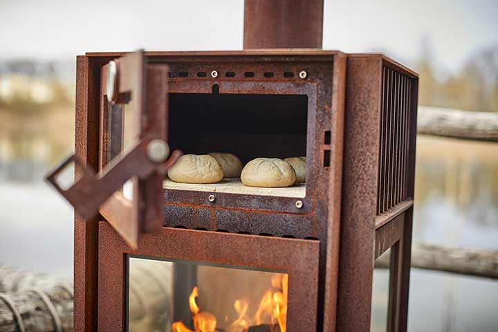 Außenkamin und Backofen Quercus Brötchen und Brot backen