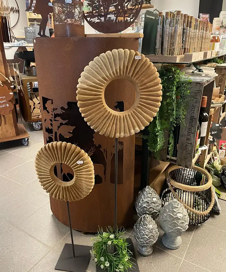 Deko aus Stahl und Holz im juraLÄDLA